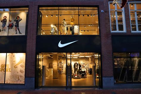 nike aantal werknemers|nike inc nederland.